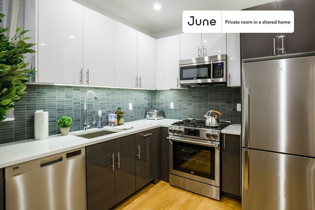 Foto del edificio - Room in Shared 4 bed/1.5 bath home