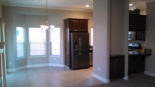 Foto del edificio - Beautiful Newer 4 Bedroom Home in Los Banos!