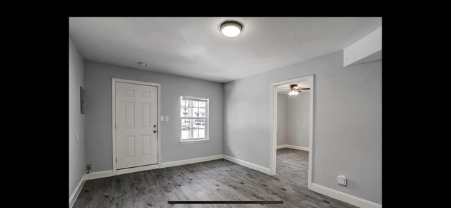Entrance / Living Room - 1029 Spooner St