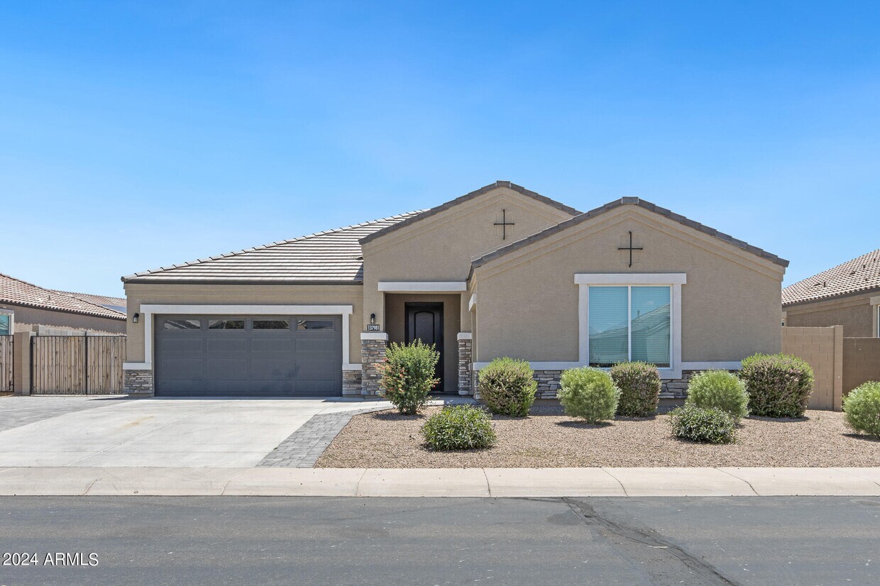 Primary Photo - 37981 W Montserrat St