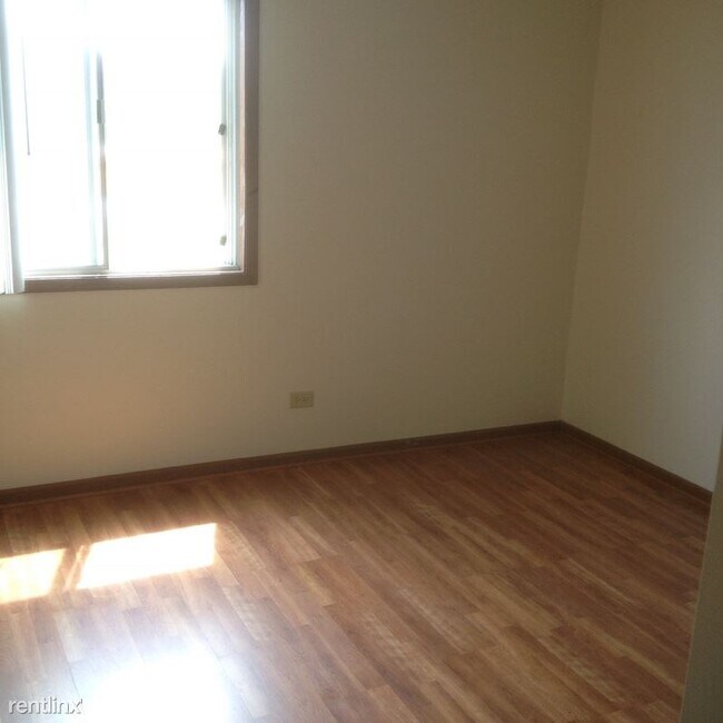 Building Photo - 2 br, 2 bath Apartment - 1704 sable ln