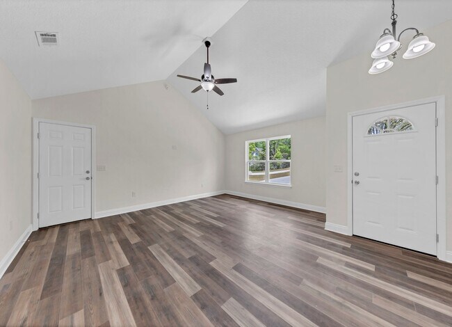 Foto del edificio - MOVE IN READY!!