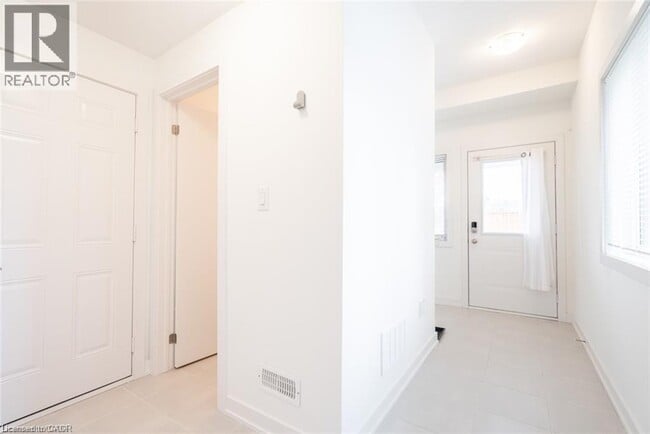 Building Photo - 590 N Service Rd