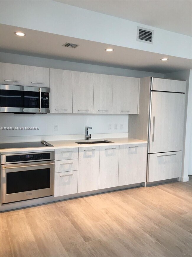 Foto del edificio - 45 SW 9th St