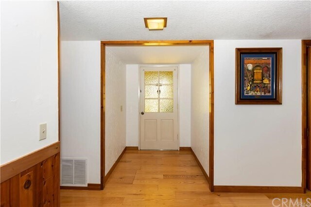 Building Photo - 14952 Rolling Ridge Dr