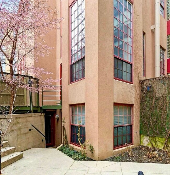 Building Photo - 1426 Rhode Island Ave NW