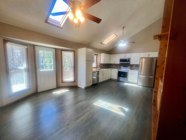 Foto del edificio - Who is looking for a New Kitchen?