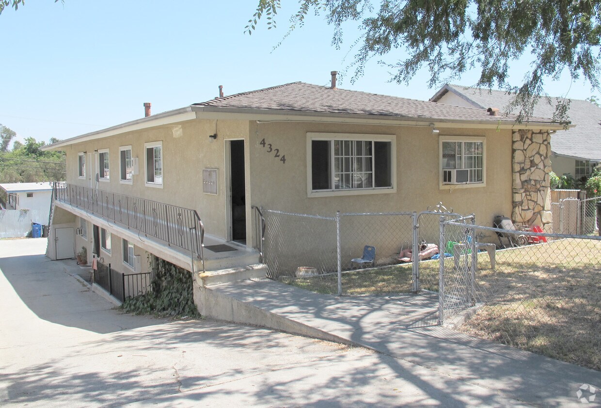 Foto principal - 4324 Stillwell Ave