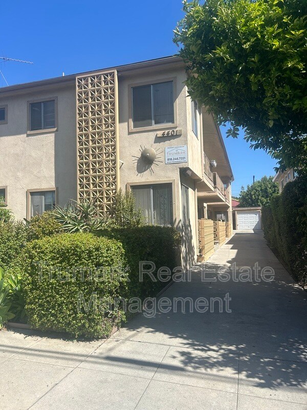 Building Photo - 4401 Clayton Ave W