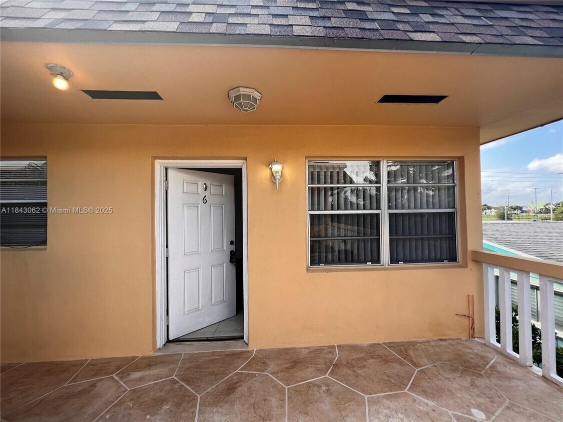 Foto principal - 410 SE 4th Ave