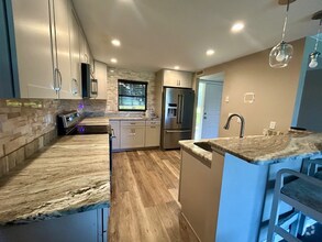 Building Photo - 14505 Aeries Way Dr