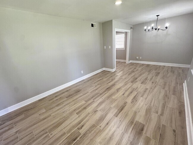 Building Photo - 4669 Durbin Ave