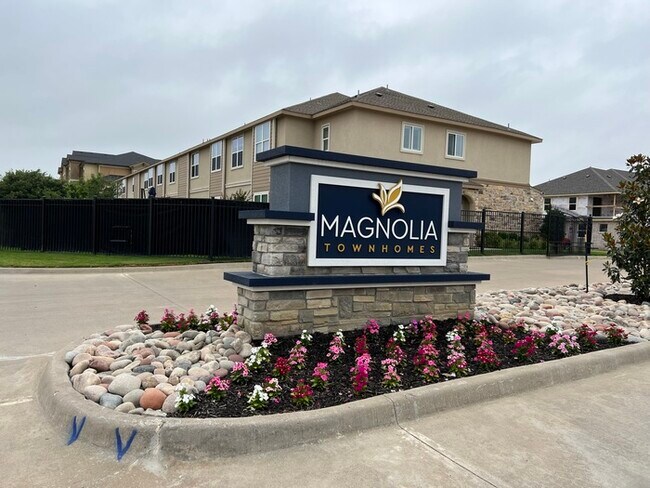 Building Photo - Now Offering First Full Months Rent Free!