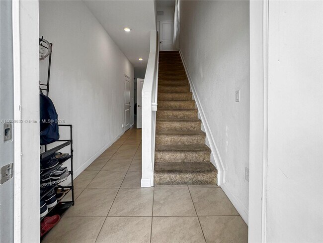 Foto del edificio - 600 SW 12th St