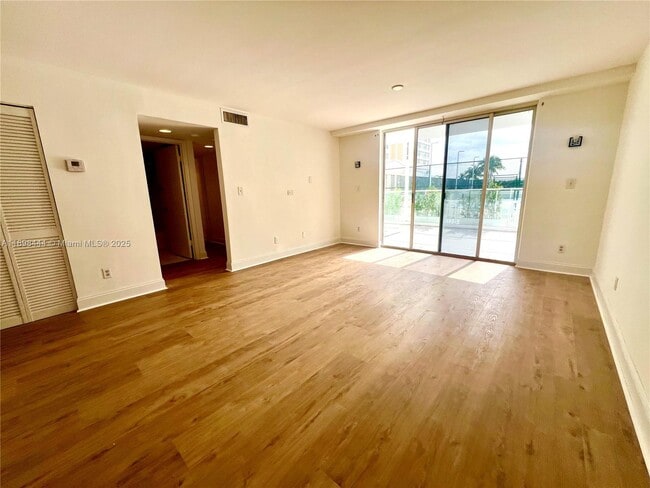 Building Photo - 770 Claughton Island Dr