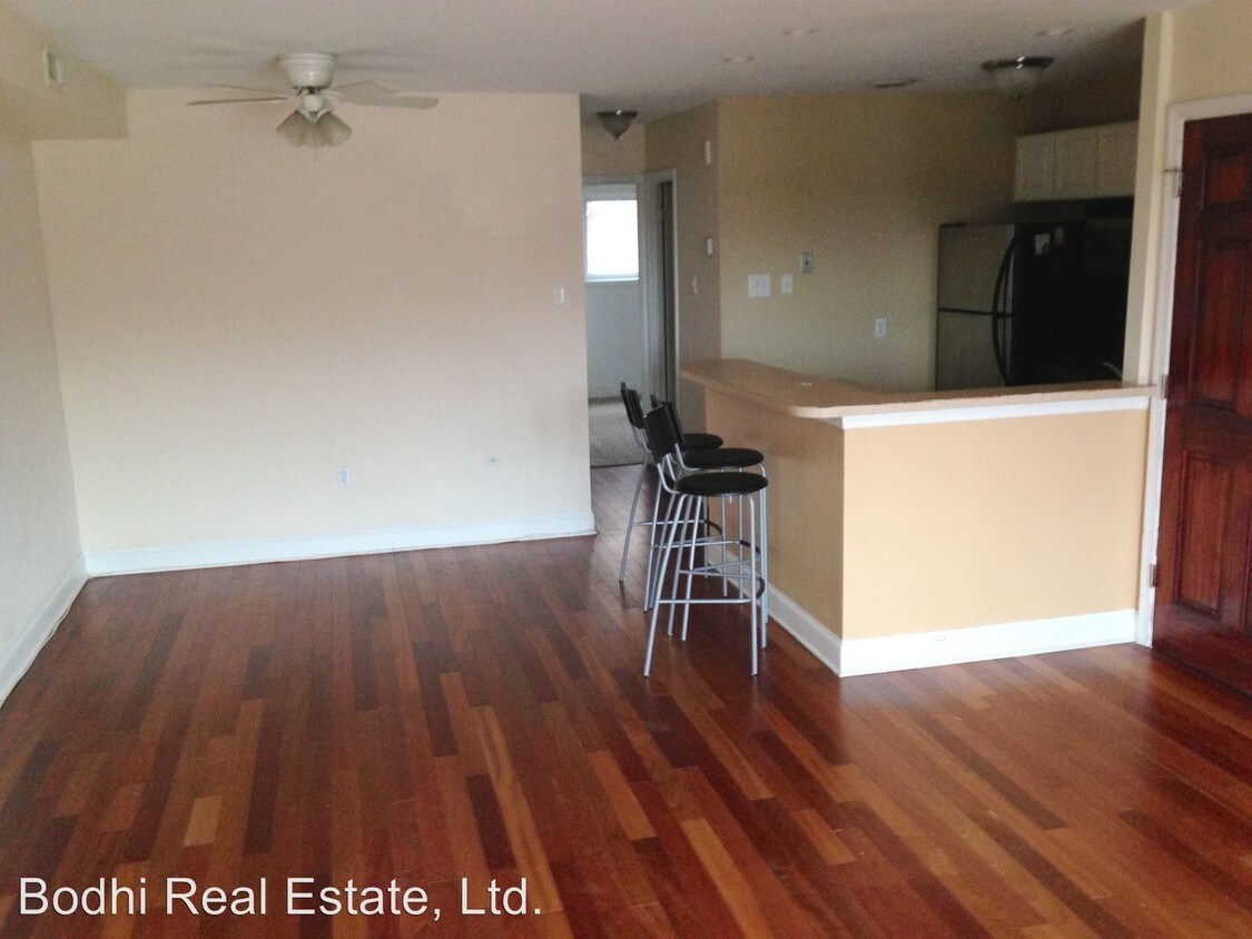 Primary Photo - 292 Greenough St