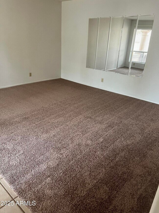 Foto del edificio - 99 N Cooper Rd