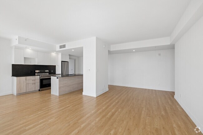 2BR, 1BA - 1214SF - Dining Room - Le Duke