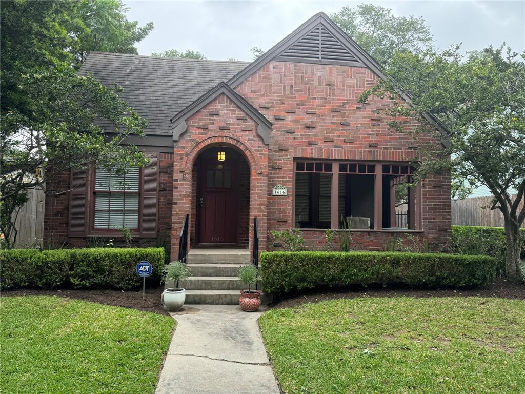 Foto principal - 1616 Banks St