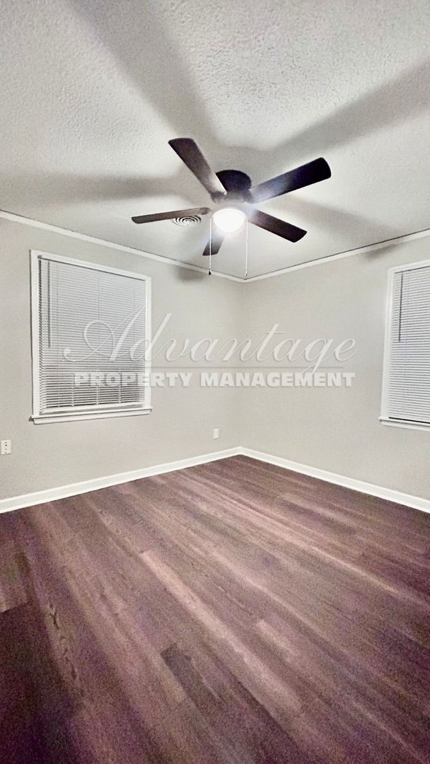 Foto del edificio - Super Adorable and Newly Renovated 3 BR Ho...