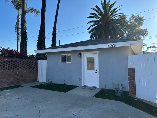 Foto del edificio - 2038 Bronson Way