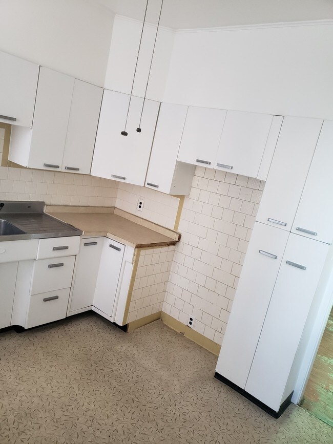 Foto del edificio - 6861 Upland St