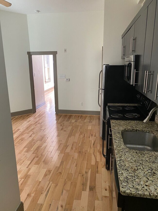 Foto del edificio - 217 E Grace St
