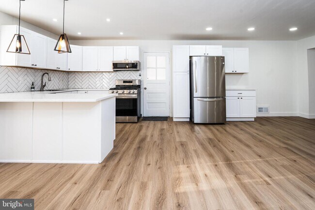 Building Photo - 5307 Juxon Pl