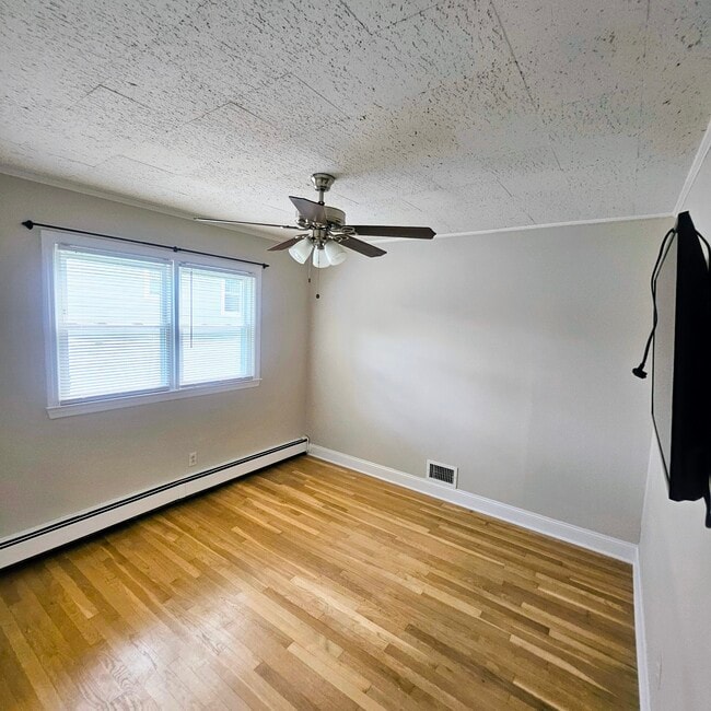 Building Photo - 153 Webster Ave