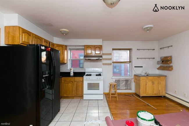 Building Photo - 3 br, 3 bath  - 234 Menahan St