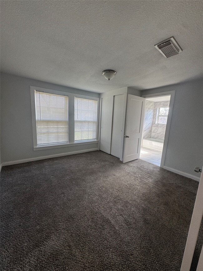 Building Photo - 512 Rice St