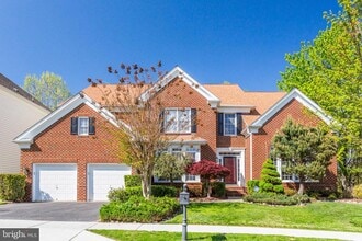 Building Photo - 400 Long Trail Terrace