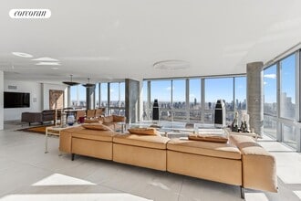 Building Photo - 101 W 67th St