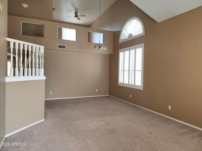 Foto del edificio - 6652 W Rose Garden Ln