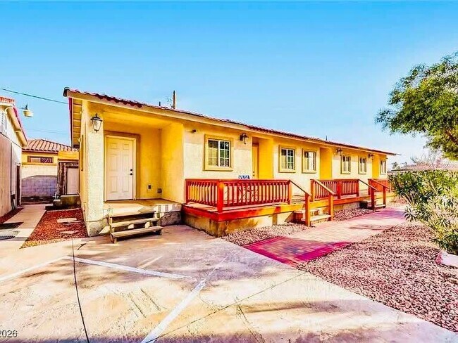 Foto del edificio - 1450 Comstock Dr