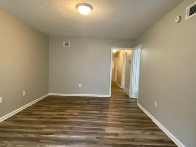 Foto del edificio - A Joyful 3-Bed Duplex Home!