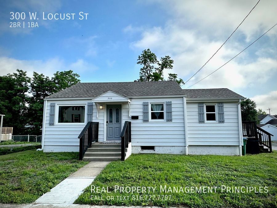 Primary Photo - Fully Renovated 2 Bedroom 1 Bath Ranch on ...