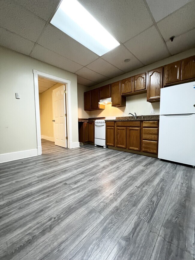 Foto del edificio - 696 Main St