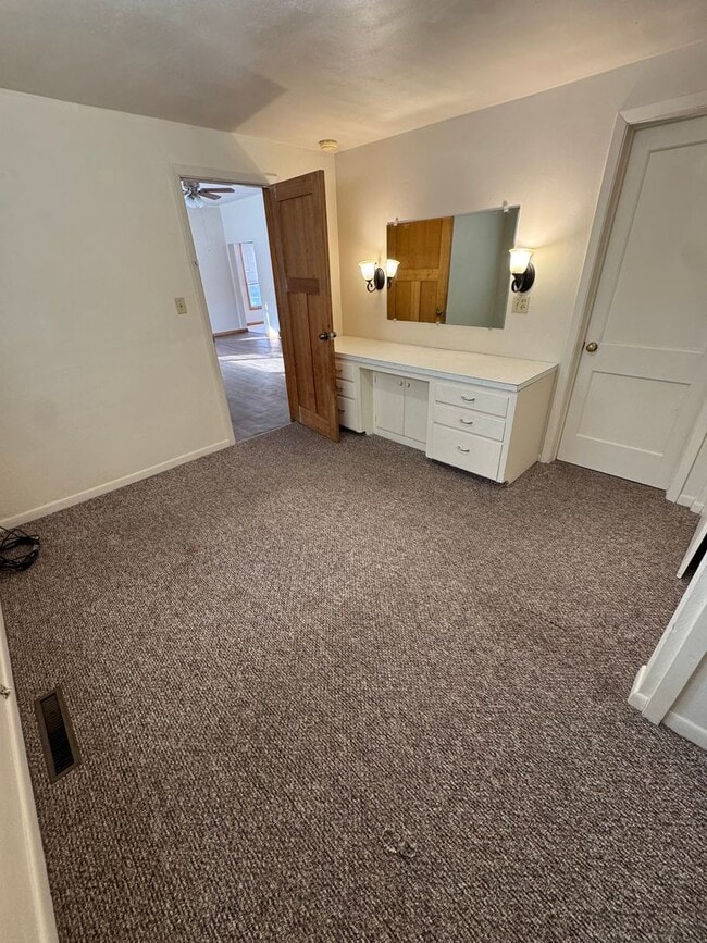 Building Photo - 1332 4th Ave N