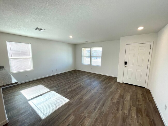 Building Photo - Brand new 3 Bedroom, 2 Bathroom Home in Ne...