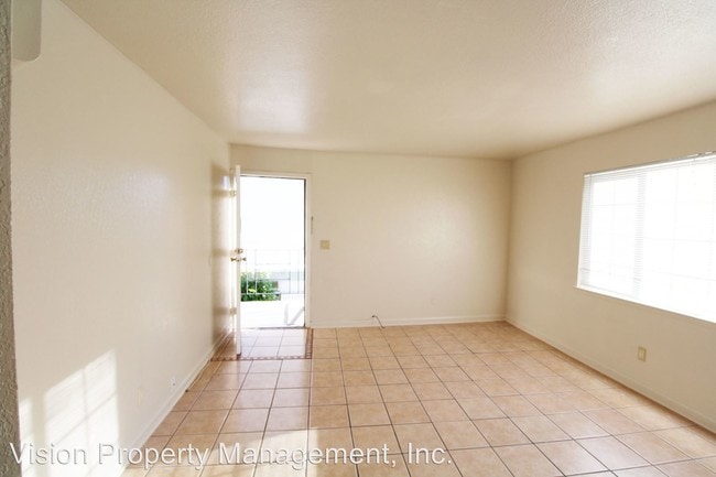 Building Photo - 4800 Daisy St