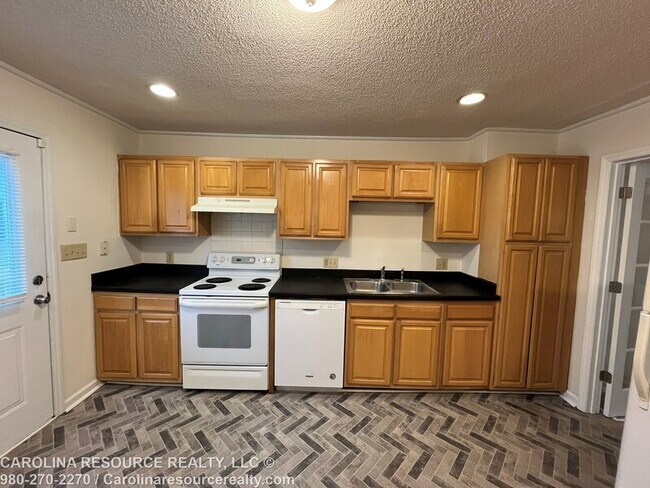 Foto del edificio - 4535 Dawnwood Dr