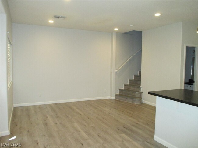 Building Photo - 1025 Dusty Creek St