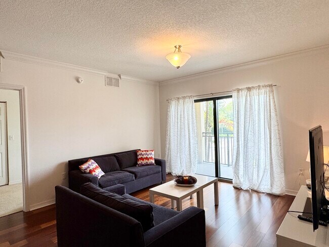 Foto del edificio - 4907 Midtown Ln
