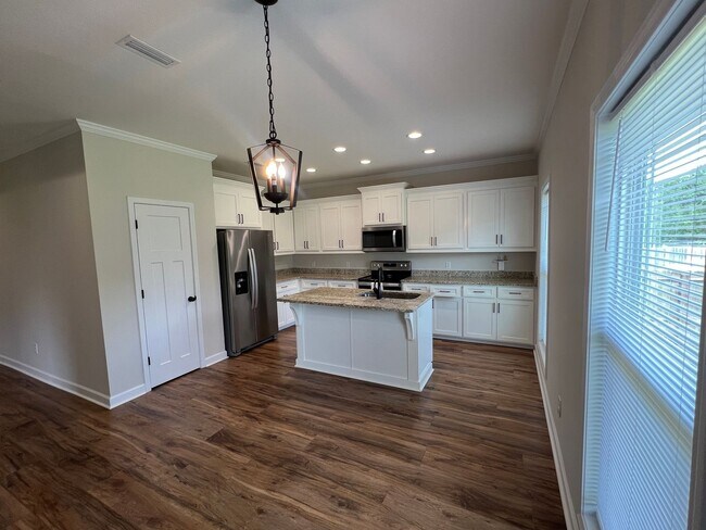 Building Photo - Valley Stream Subdivision!