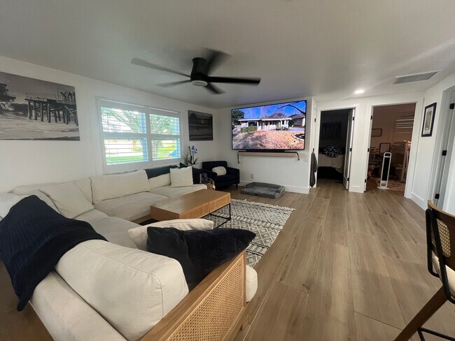 Foto del edificio - 5530 Bayou Grande Blvd NE