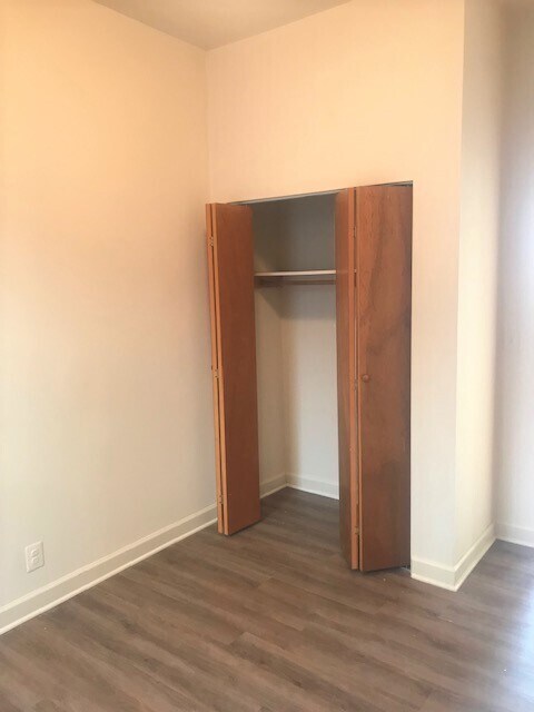 Bedroom 1 - 747 N Damen Ave