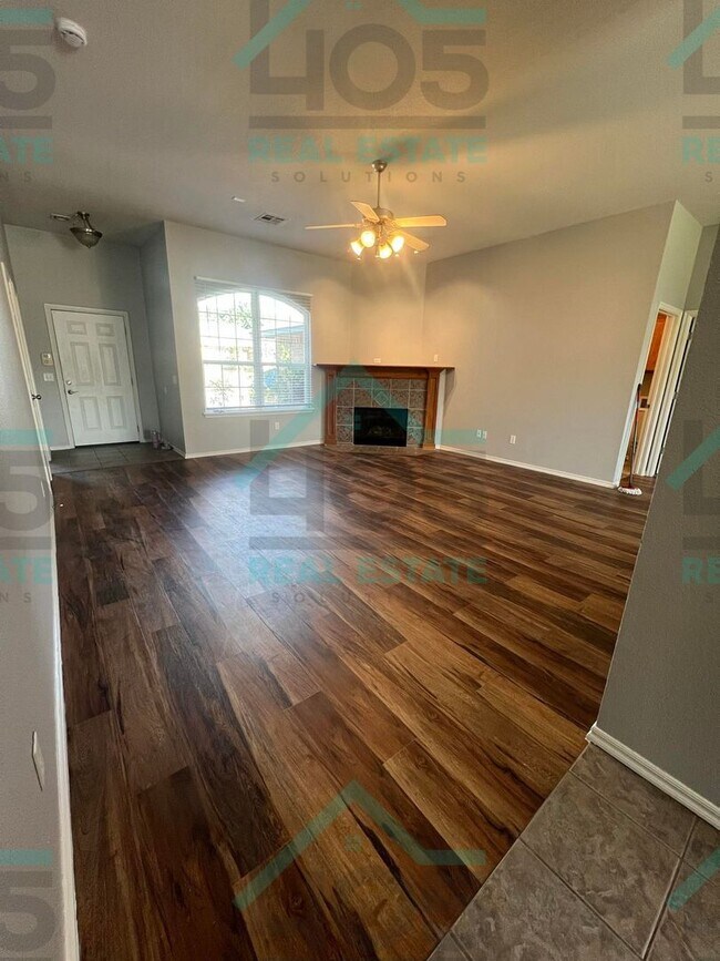 Building Photo - 4 Bedroom in Norman