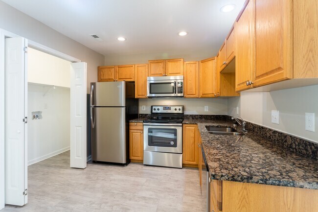 Building Photo - 218 Halo Dr