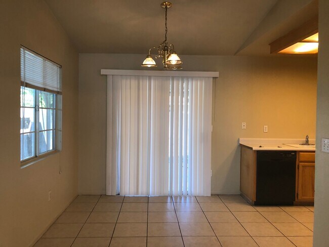 Building Photo - 354 Edan Ct